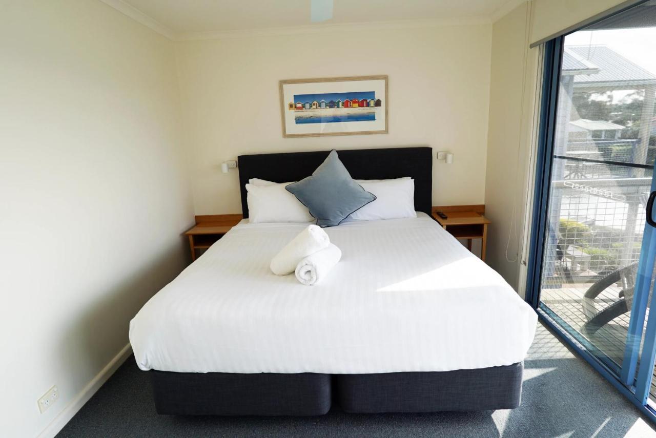 Captains Cove Resort - Waterfront Apartments Paynesville Eksteriør billede
