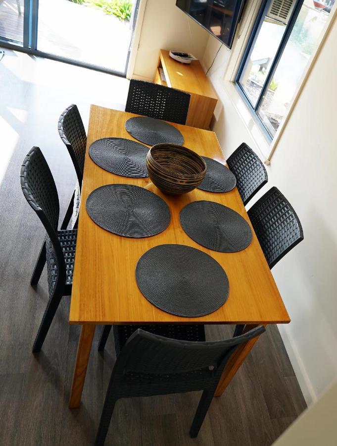 Captains Cove Resort - Waterfront Apartments Paynesville Eksteriør billede