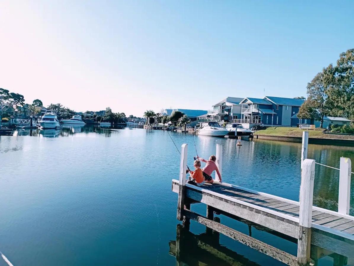 Captains Cove Resort - Waterfront Apartments Paynesville Eksteriør billede