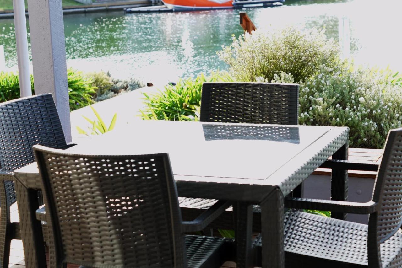 Captains Cove Resort - Waterfront Apartments Paynesville Eksteriør billede