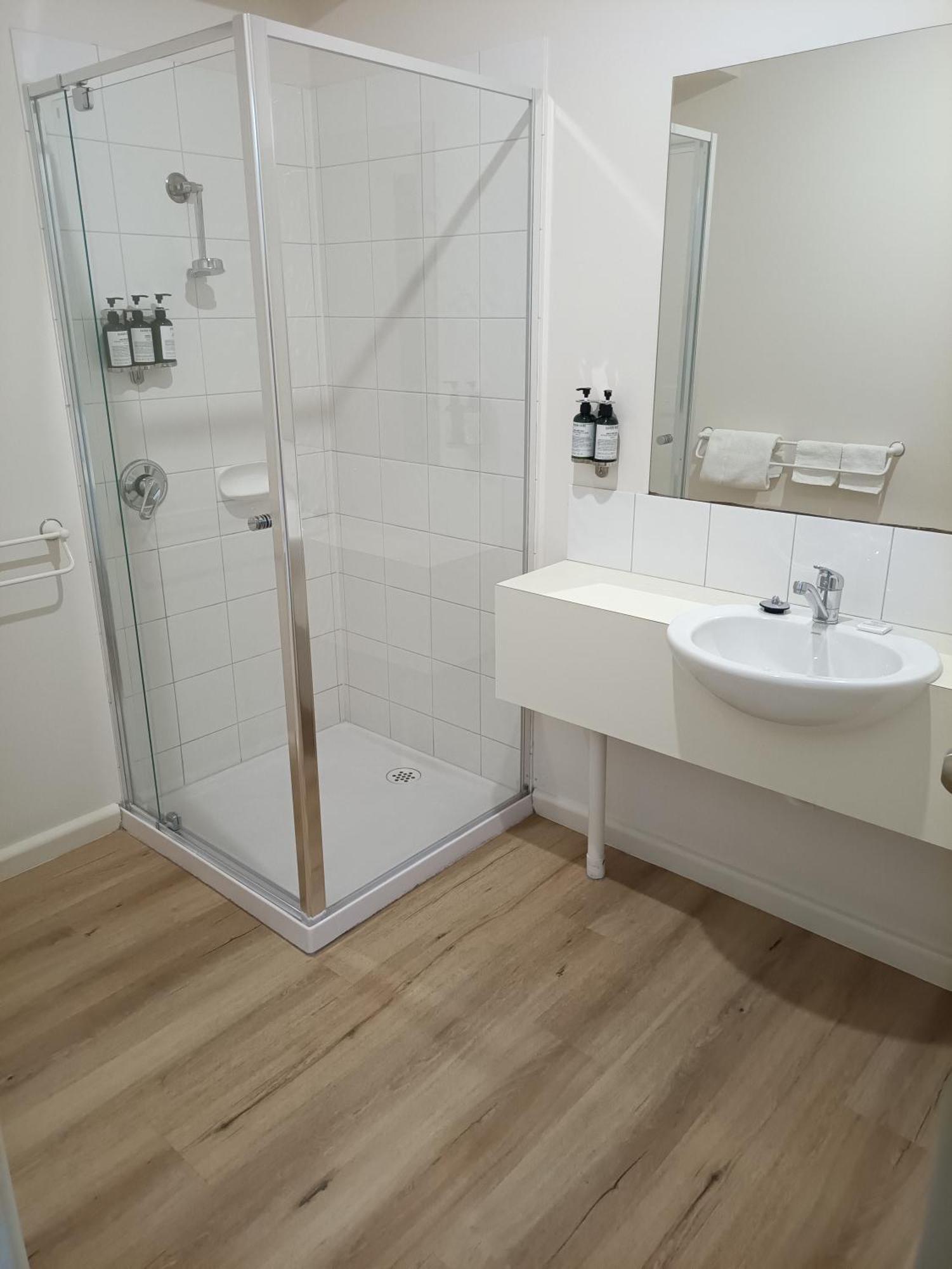Captains Cove Resort - Waterfront Apartments Paynesville Eksteriør billede