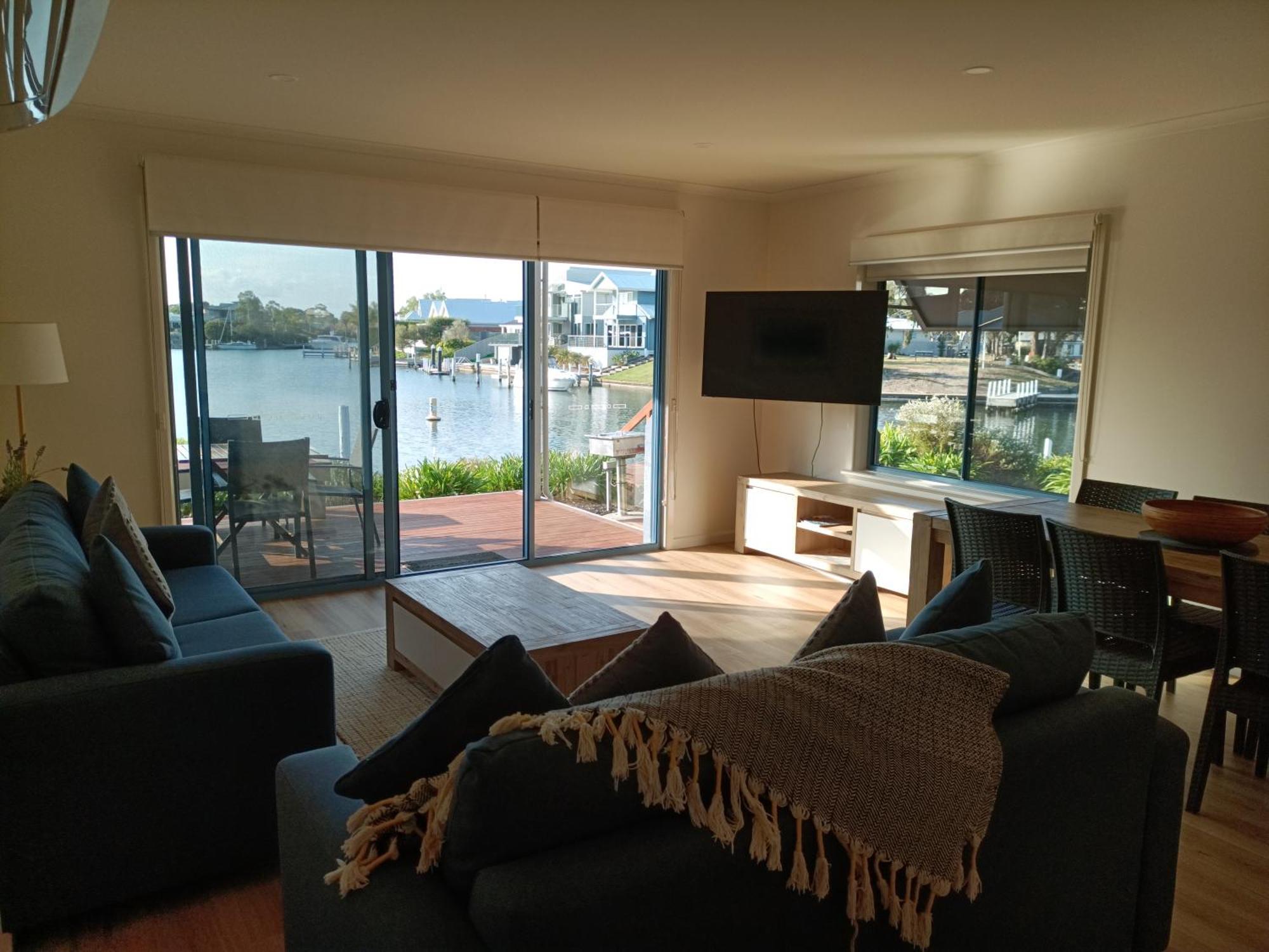 Captains Cove Resort - Waterfront Apartments Paynesville Eksteriør billede