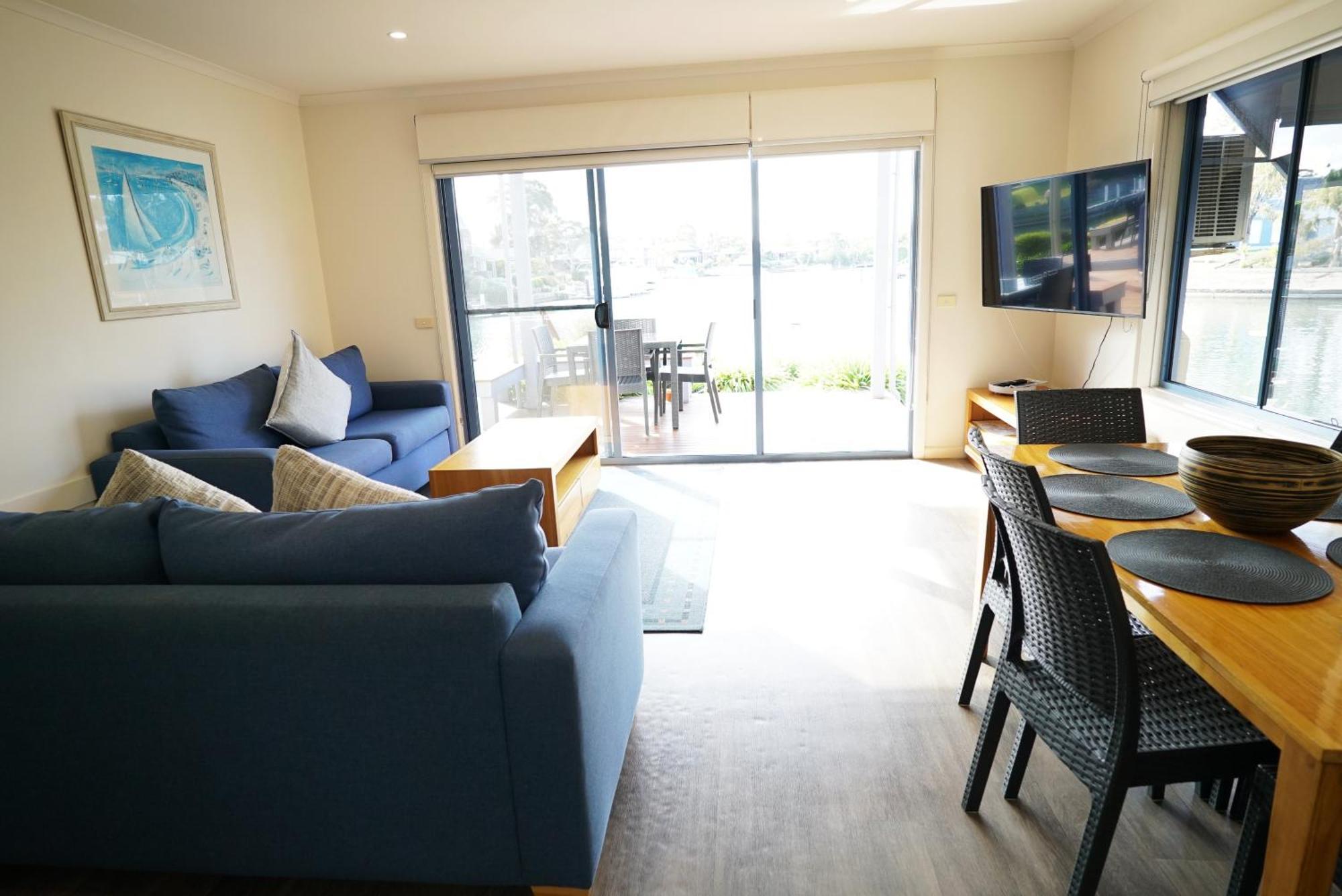 Captains Cove Resort - Waterfront Apartments Paynesville Eksteriør billede